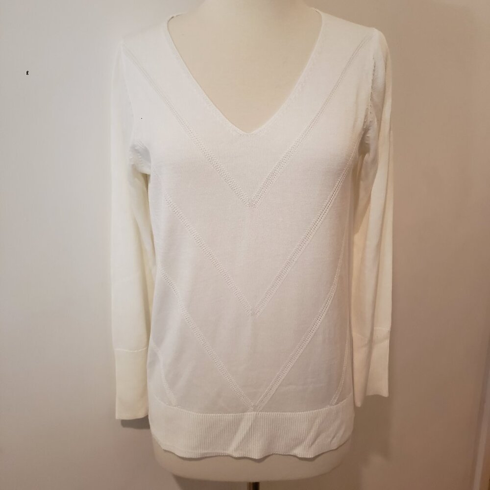 LOFT Ivory V-Neck Lightweight Knit Sweater - Picture 9 of 16